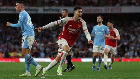Oct 8, 2023 · Arsenal 1-0 Manchester City - Gabriel Martinelli, 86th minute Surely that is the winner. Martinelli curls a shot towards goal and it takes a big deflection off Nathan Ake and goes in. 